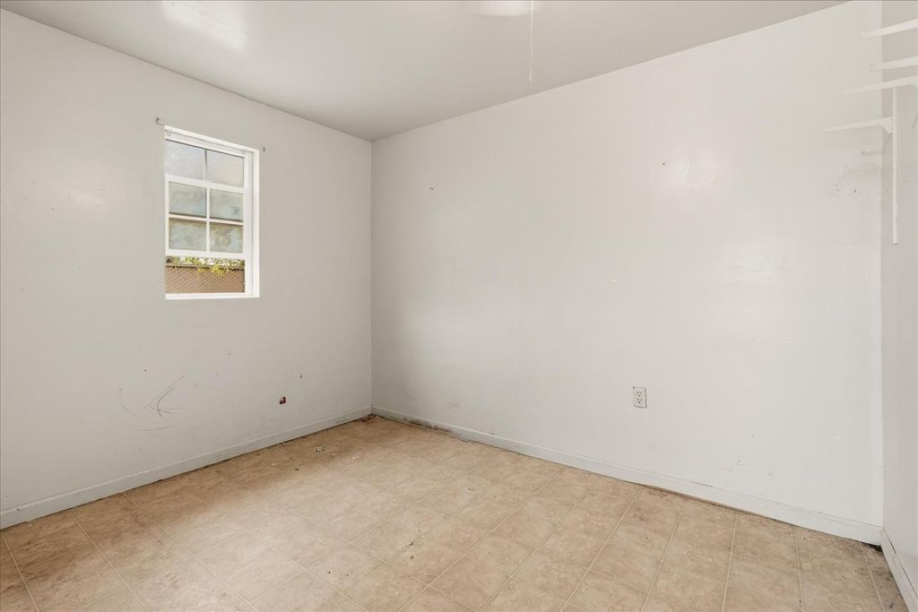 Image 19 of property listing at 185 E Fantz Avenue, Fresno, CA 93706