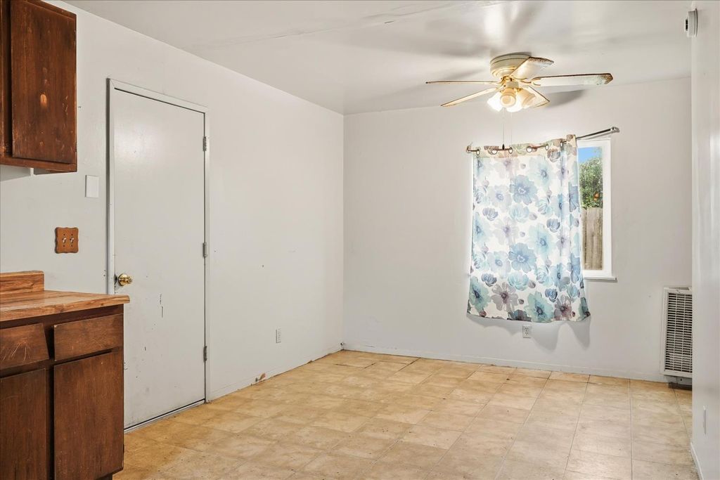 Image 6 of property listing at 185 E Fantz Avenue, Fresno, CA 93706