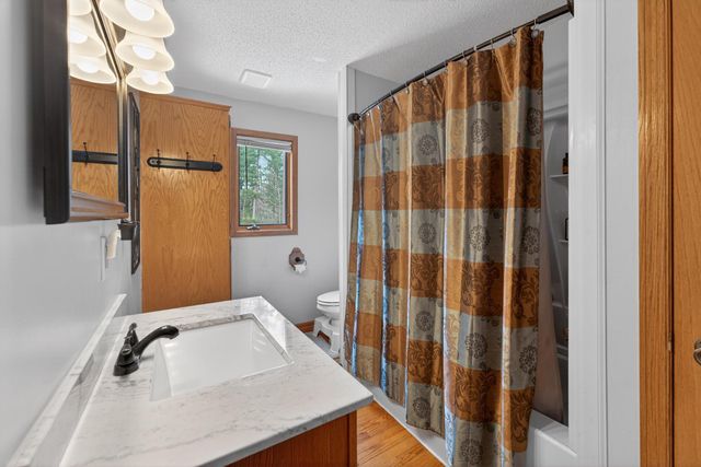 2871 320th Avenue NW, Cambridge, MN 55008