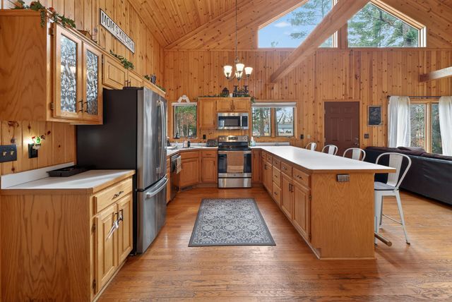 2871 320th Avenue NW, Cambridge, MN 55008