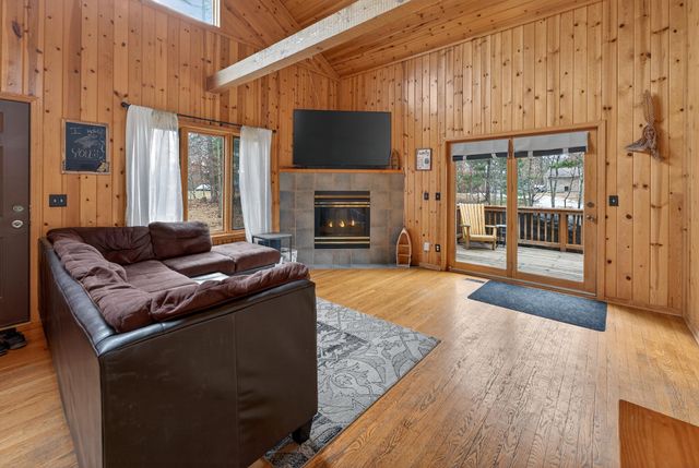 2871 320th Avenue NW, Cambridge, MN 55008