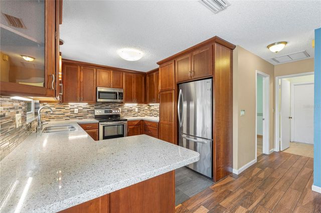 914 CARLTON ROAD, Tarpon Springs, FL 34689