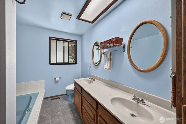 21005 197th Avenue E, Orting, WA 98360