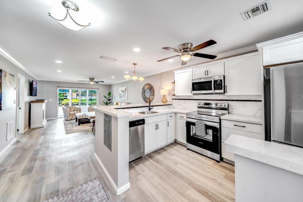 154 Lake Dora Drive, West Palm Beach, FL 33411