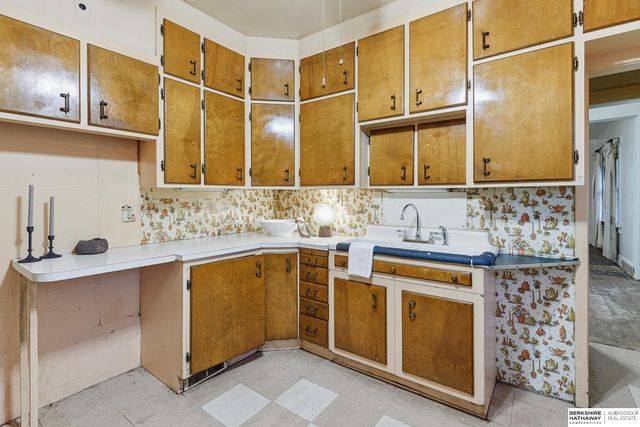 7916 N 30th Street, Omaha, NE 68122