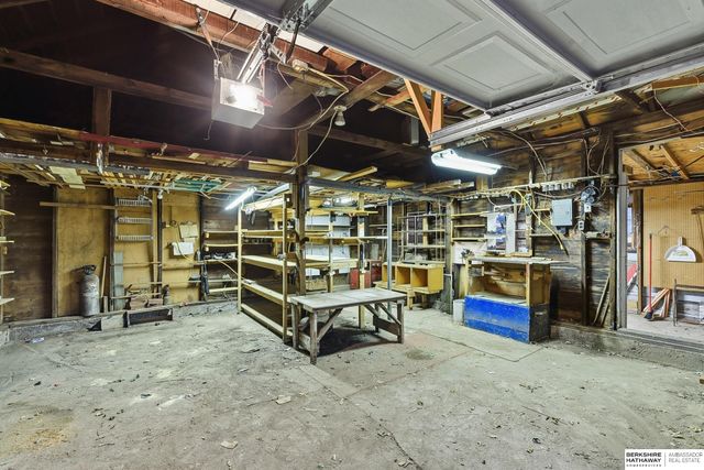 7916 N 30th Street, Omaha, NE 68122