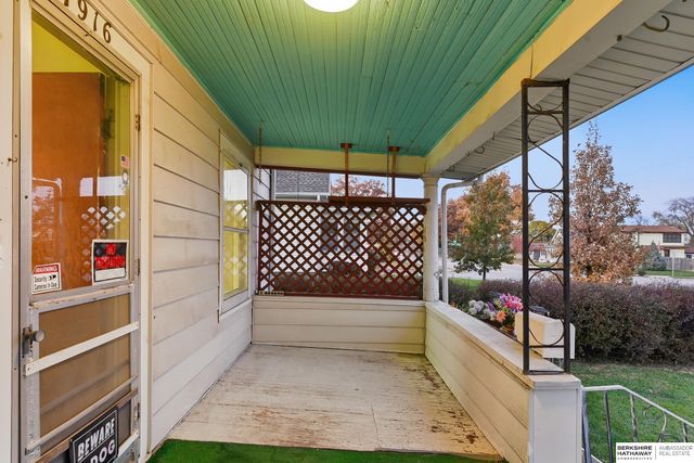 7916 N 30th Street, Omaha, NE 68122