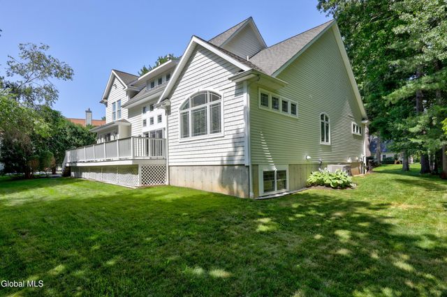 9 Sweetbriar Drive, Wilton, NY 12831