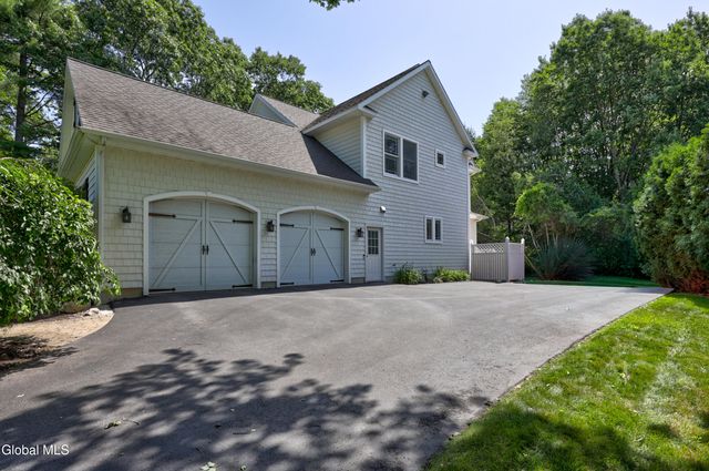 9 Sweetbriar Drive, Wilton, NY 12831