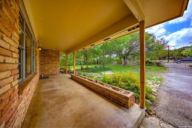 105 Walnut Grove Rd, Boerne, TX 78006
