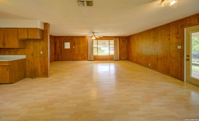 105 Walnut Grove Rd, Boerne, TX 78006