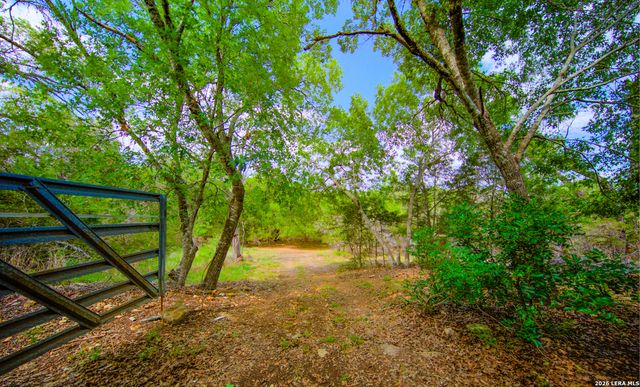 105 Walnut Grove Rd, Boerne, TX 78006
