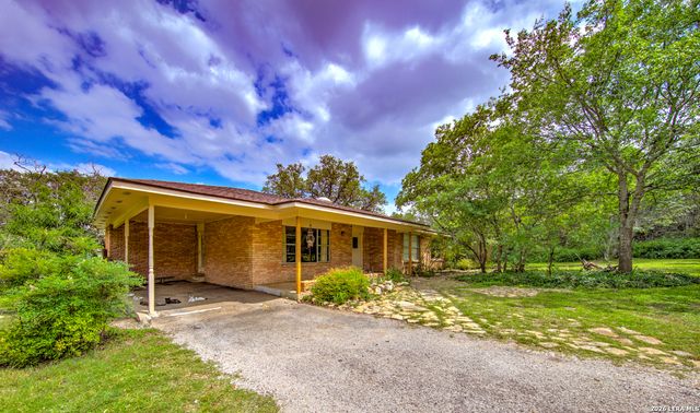 105 Walnut Grove Rd, Boerne, TX 78006