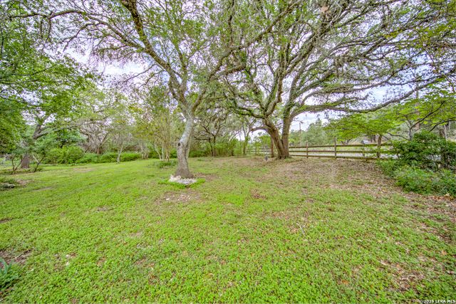 105 Walnut Grove Rd, Boerne, TX 78006