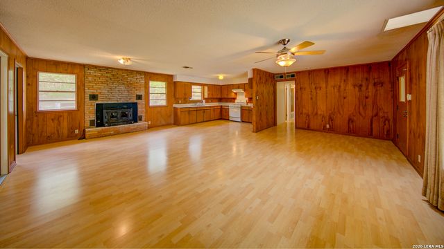 105 Walnut Grove Rd, Boerne, TX 78006