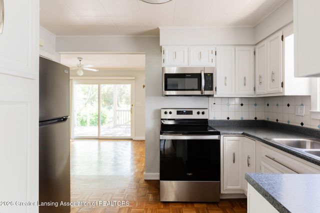 328 N Clemens Avenue, Lansing, MI 48912