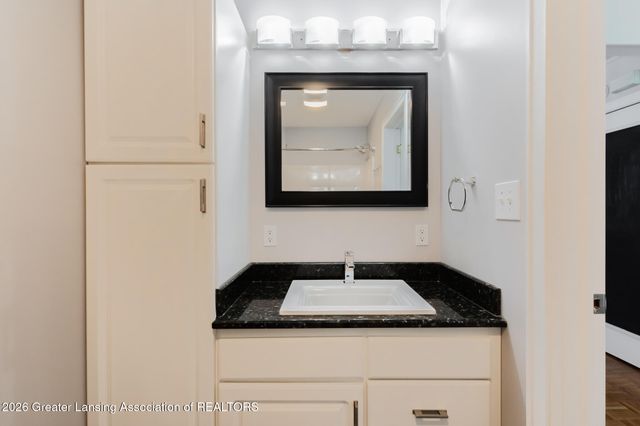328 N Clemens Avenue, Lansing, MI 48912