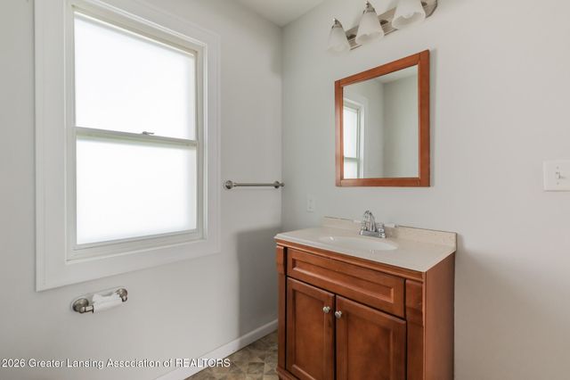 328 N Clemens Avenue, Lansing, MI 48912