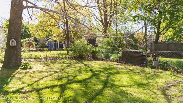 328 N Clemens Avenue, Lansing, MI 48912