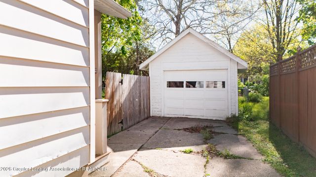 328 N Clemens Avenue, Lansing, MI 48912