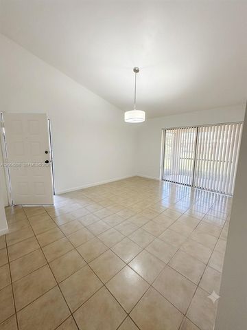 7220 NW 179 St 201, Hialeah, FL 33015