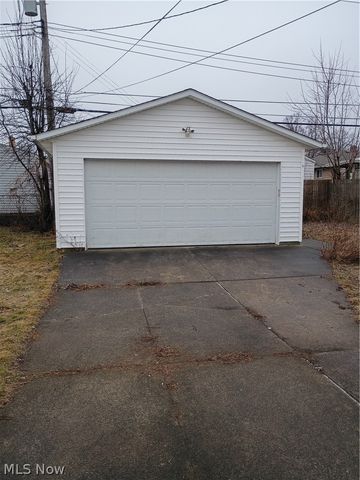 3415 Center Drive, Parma, OH 44134