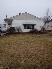 3415 Center Drive, Parma, OH 44134