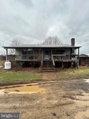 100 YORDY CIR, Winfield, PA 17889