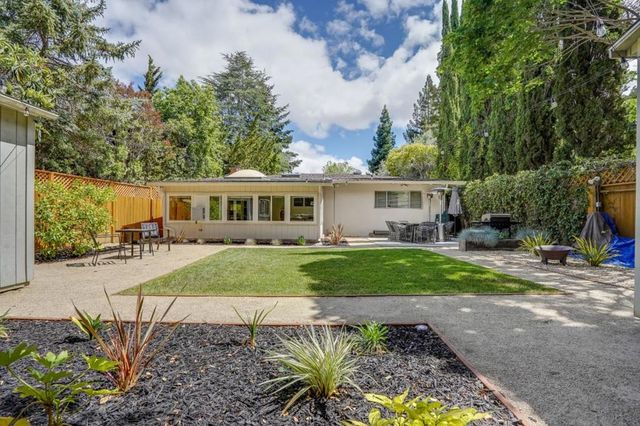 W Oakwood Boulevard, Redwood City, CA 94061