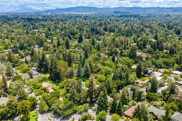 W Oakwood Boulevard, Redwood City, CA 94061