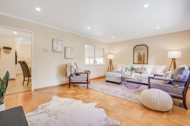 W Oakwood Boulevard, Redwood City, CA 94061