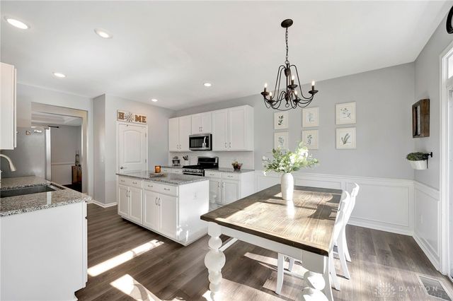 64 English Oak Lane, Springboro, OH 45066