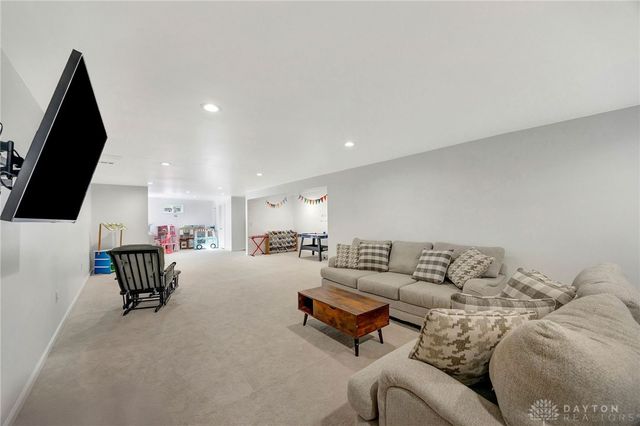 64 English Oak Lane, Springboro, OH 45066