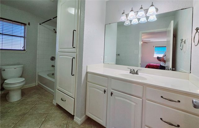 3338 Bali Dr, Corpus Christi, TX 78418