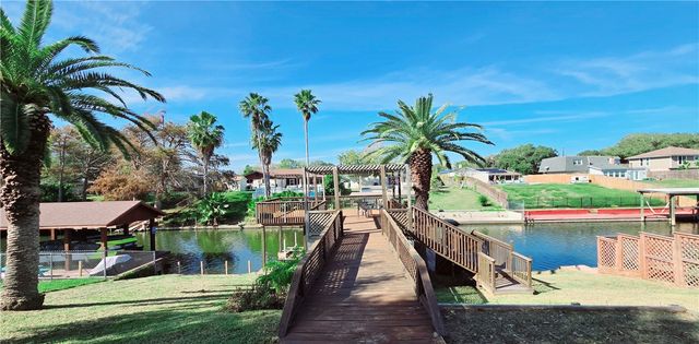 3338 Bali Dr, Corpus Christi, TX 78418