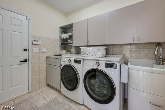 18 Renshaw Dr, Montville Twp., NJ 07045