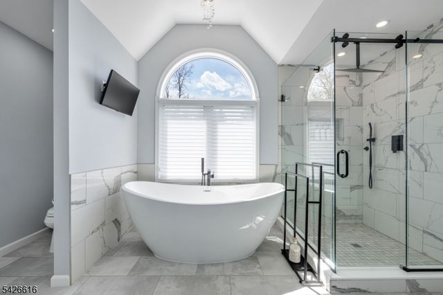 18 Renshaw Dr, Montville Twp., NJ 07045