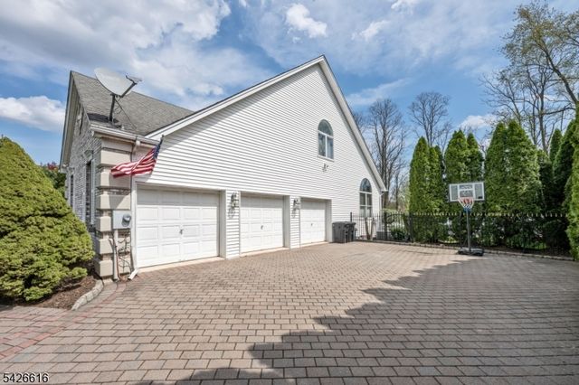 18 Renshaw Dr, Montville Twp., NJ 07045