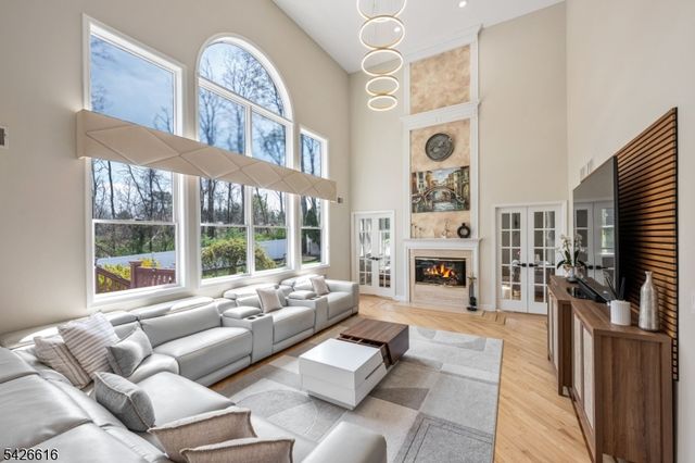 18 Renshaw Dr, Montville Twp., NJ 07045