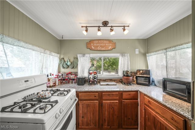 308 Arlington Boulevard, Newton Falls, OH 44444