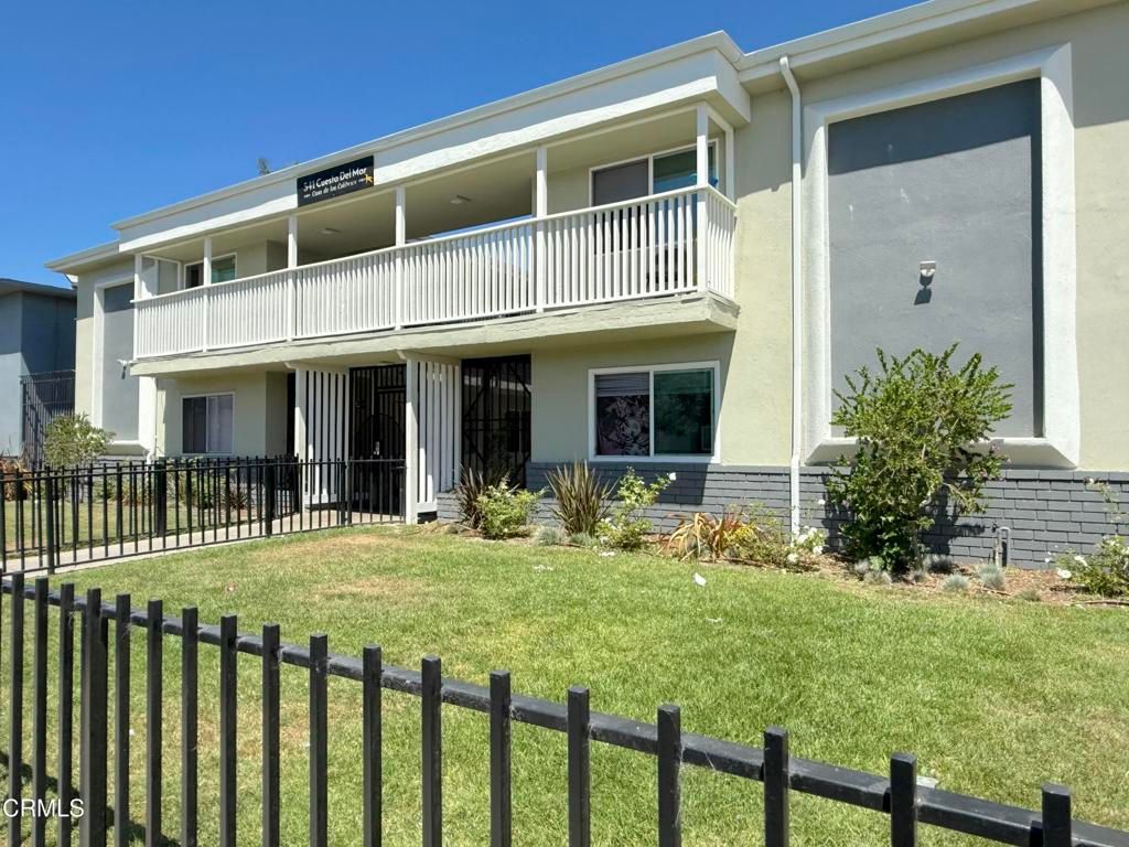 Image 2 of property listing at 541 Cuesta Del Mar Drive, Oxnard, CA 93033