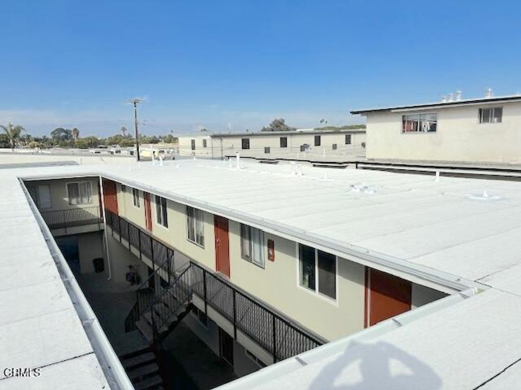 Image 6 of property listing at 541 Cuesta Del Mar Drive, Oxnard, CA 93033
