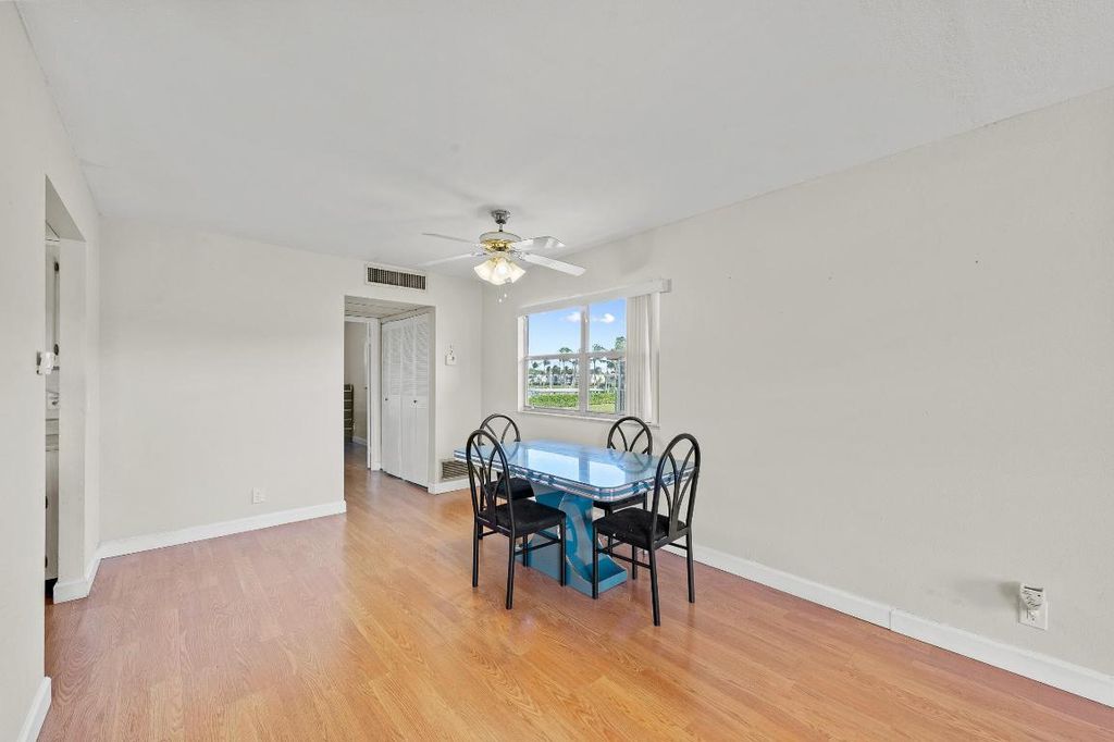 Image 10 of property listing at 43 Saxony A, Delray Beach, FL 33446