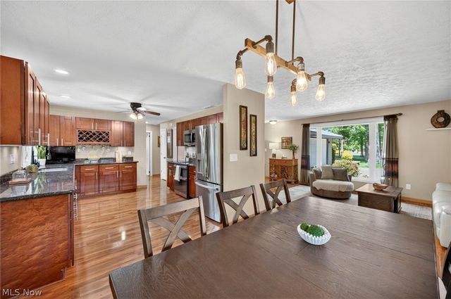 25983 Hilliard Boulevard, Westlake, OH 44145