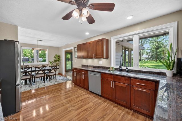 25983 Hilliard Boulevard, Westlake, OH 44145