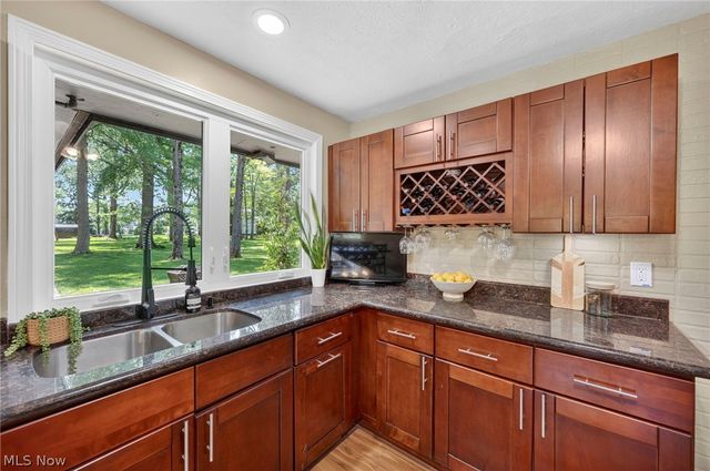 25983 Hilliard Boulevard, Westlake, OH 44145