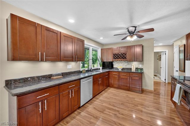 25983 Hilliard Boulevard, Westlake, OH 44145