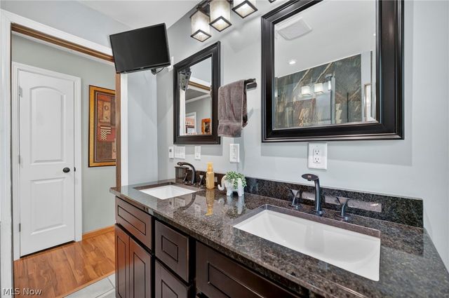 25983 Hilliard Boulevard, Westlake, OH 44145