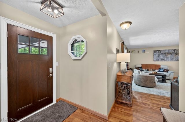 25983 Hilliard Boulevard, Westlake, OH 44145