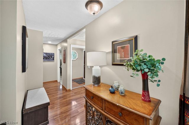 25983 Hilliard Boulevard, Westlake, OH 44145